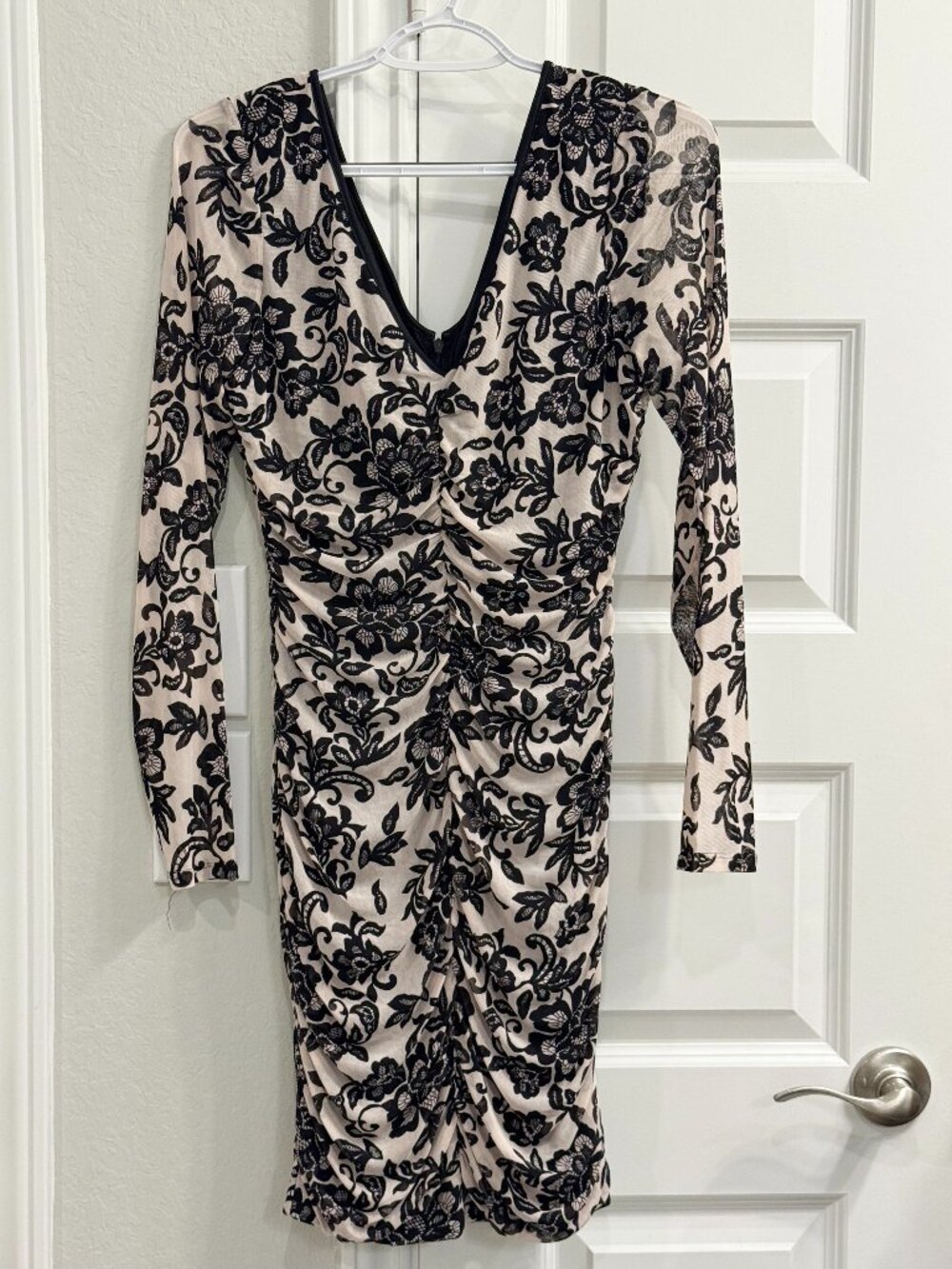 GUESS Floral ruched long sleeve V-neck dress - Picture 1 of 8